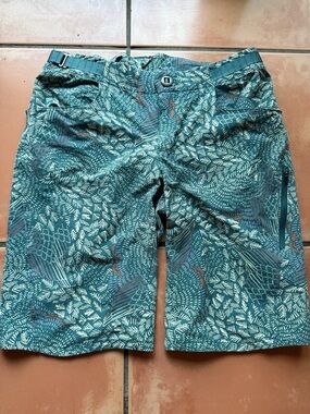 Patagonia Dirt Craft Bike Short 11” Blue Swift Feathers Print women’s 6